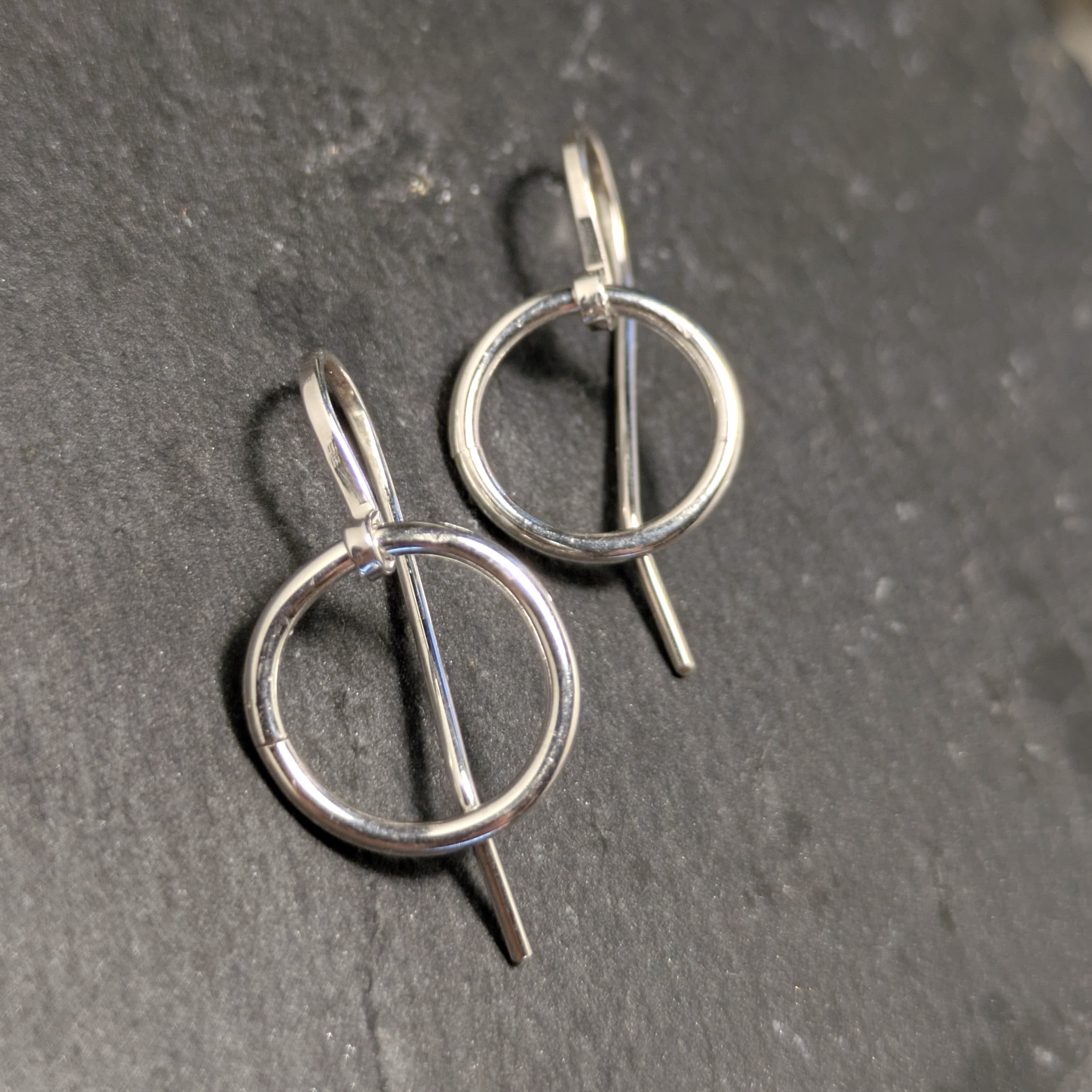 עגילי כסף מינמליסטיים ליום יום