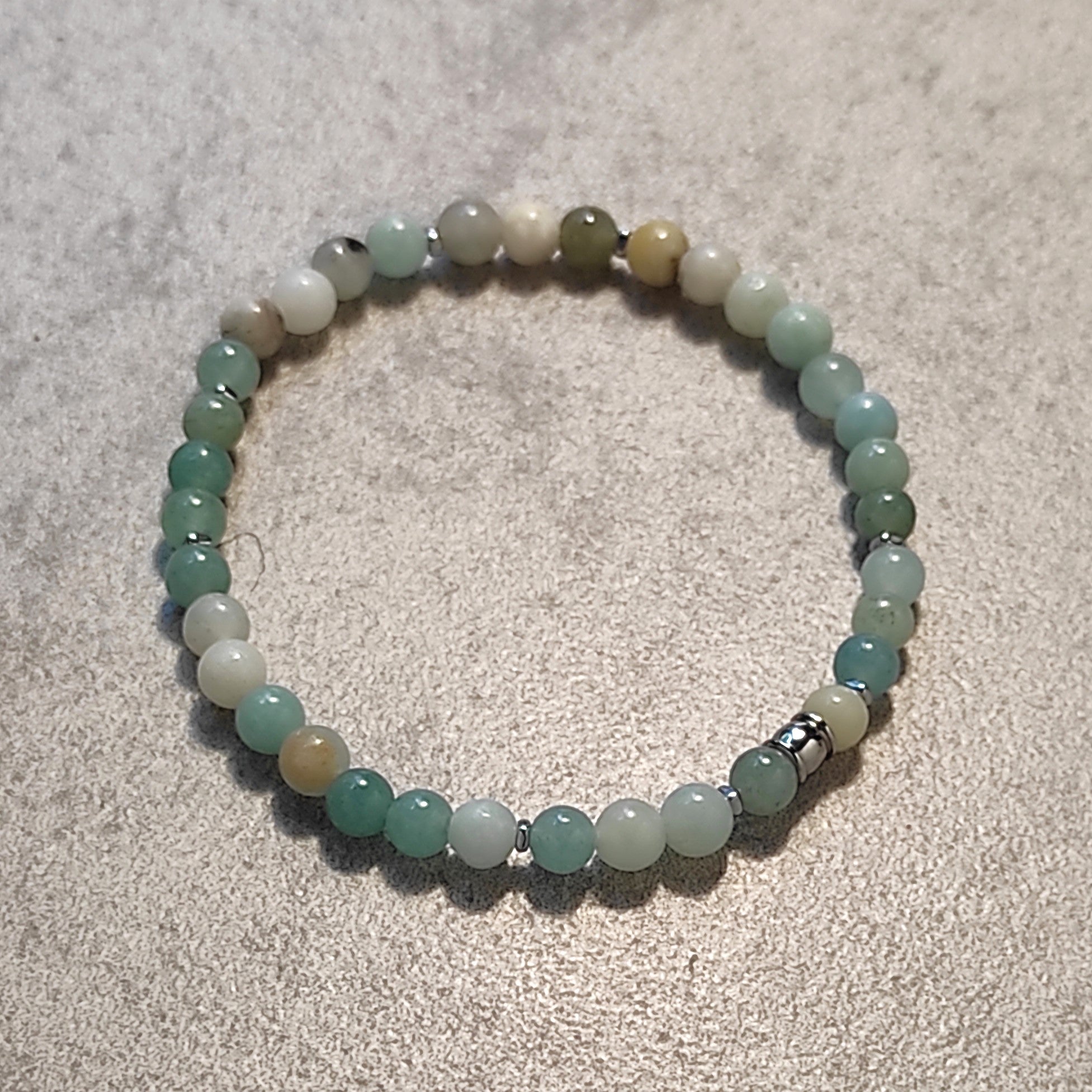 צמיד אמזונייט לאנשים שמחפשים שלווה פנימית והקשבה עצמית – SOUL ELEMENTS