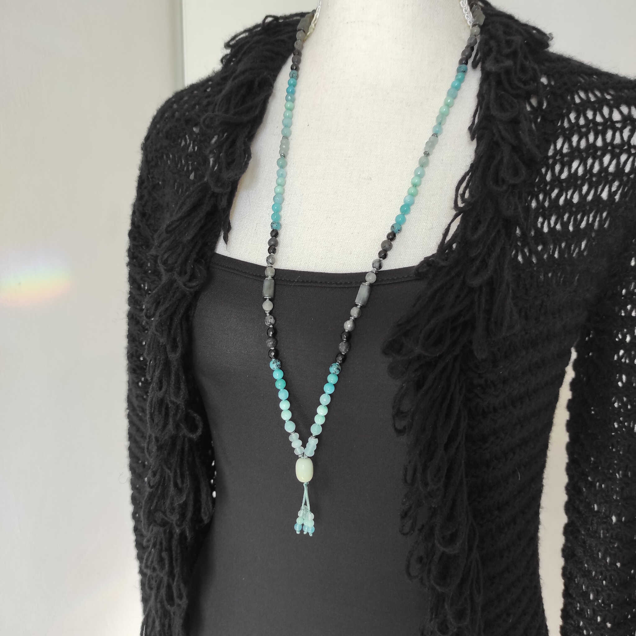 שרשרת אבני חן אמזונייט ולברדורייט לבהירות מחשבה ותקשורת