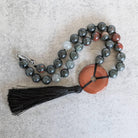 שרשרת ירוקה לנשים לנוכחות