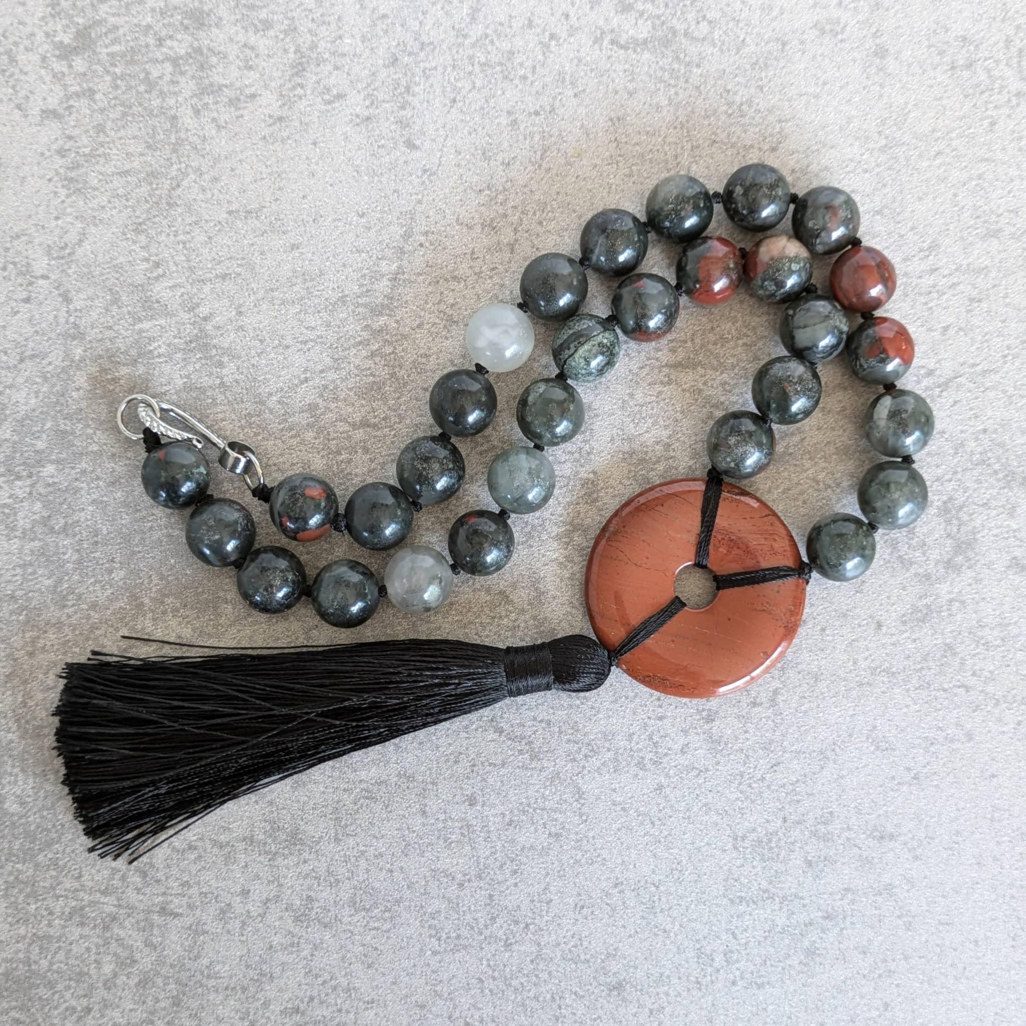 שרשרת ירוקה לנשים לנוכחות