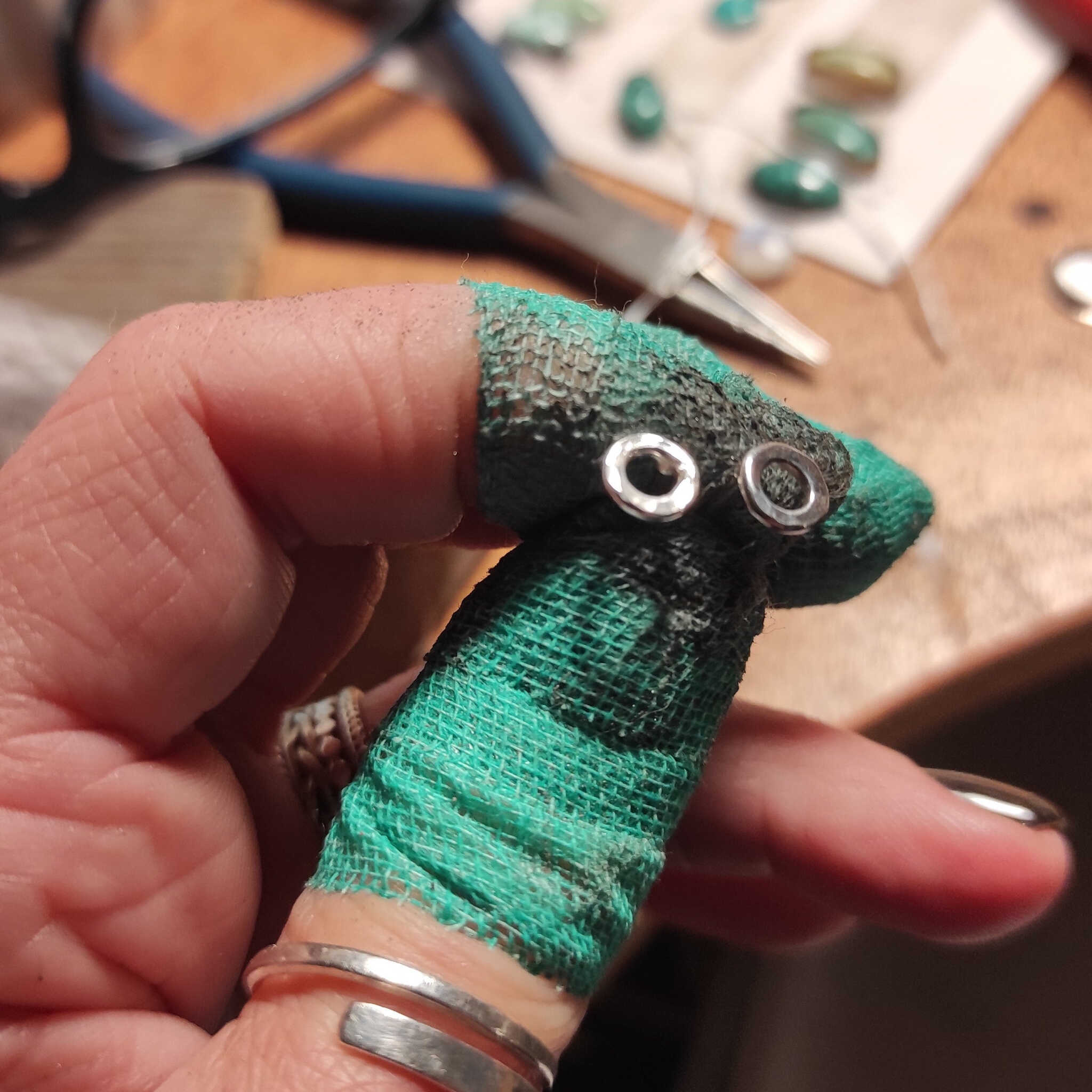 עגילי כסף קטנים עבודת יד