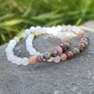 צמיד אבני חן עדין בגווני ורוד לריפוי לב ואנרגיה מחזקת