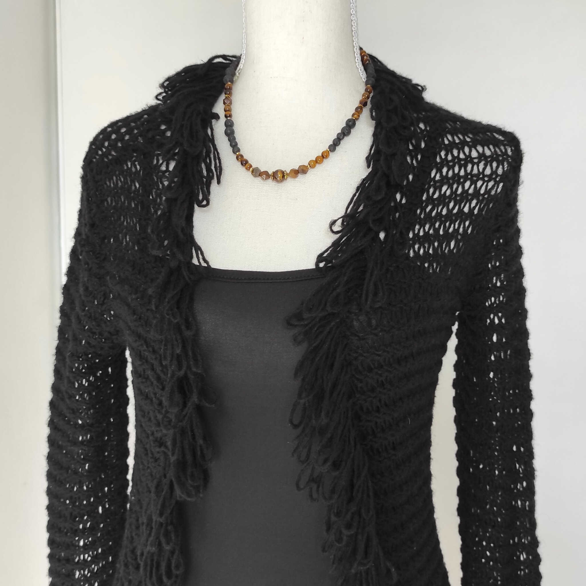 שרשרת אנרגטית עין הנמר ואבן לבה שחורה לביטחון עצמי קרקוע והגנה משלוח לכל הארץ