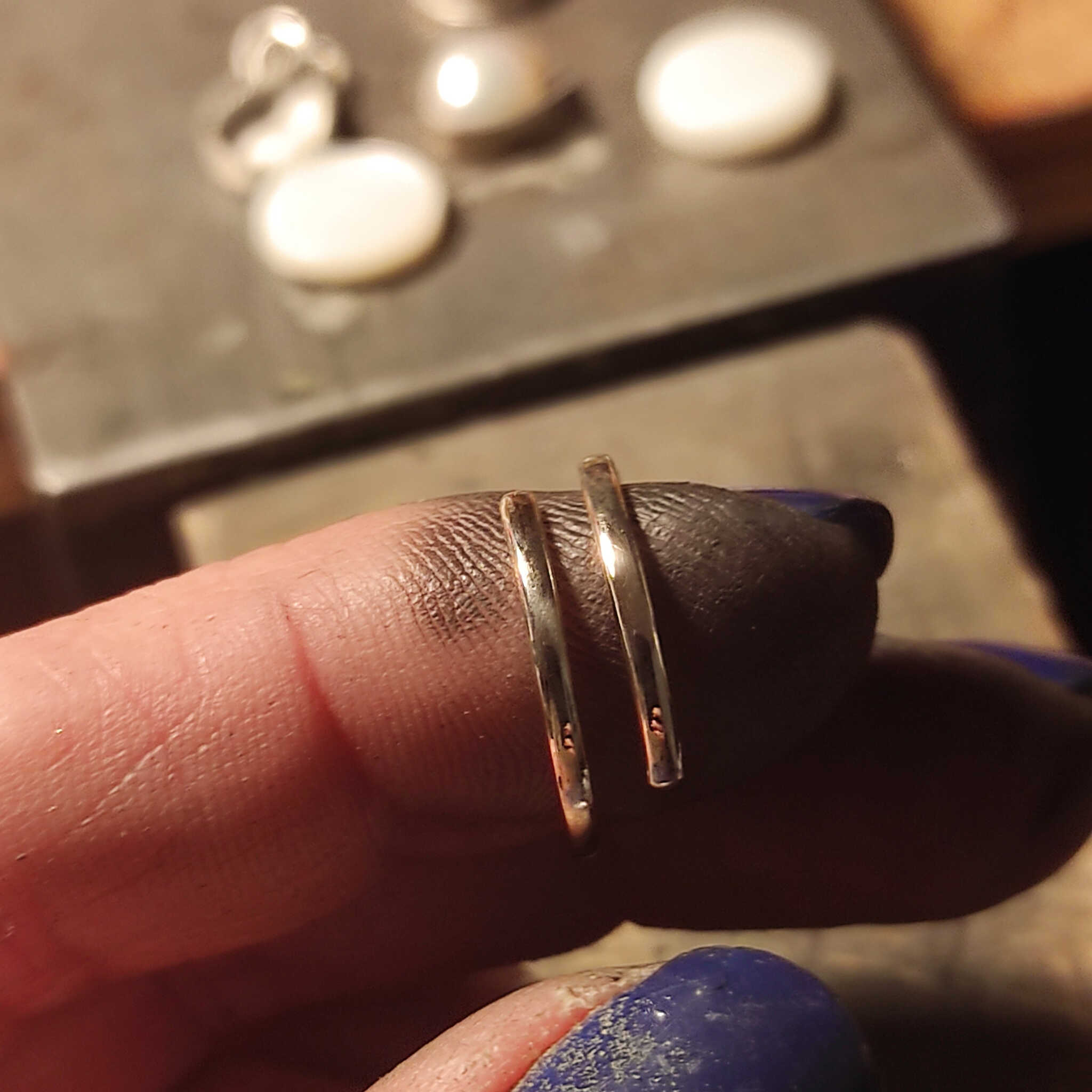 תכשיט נשים מזהב גולדפילד 14K בהשראת מסע החיים והחיבור הפנימי