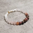 צמיד בעבודת יד עם רוז קוורץ אם פנינה וסאנסטון לאיזון רגשי