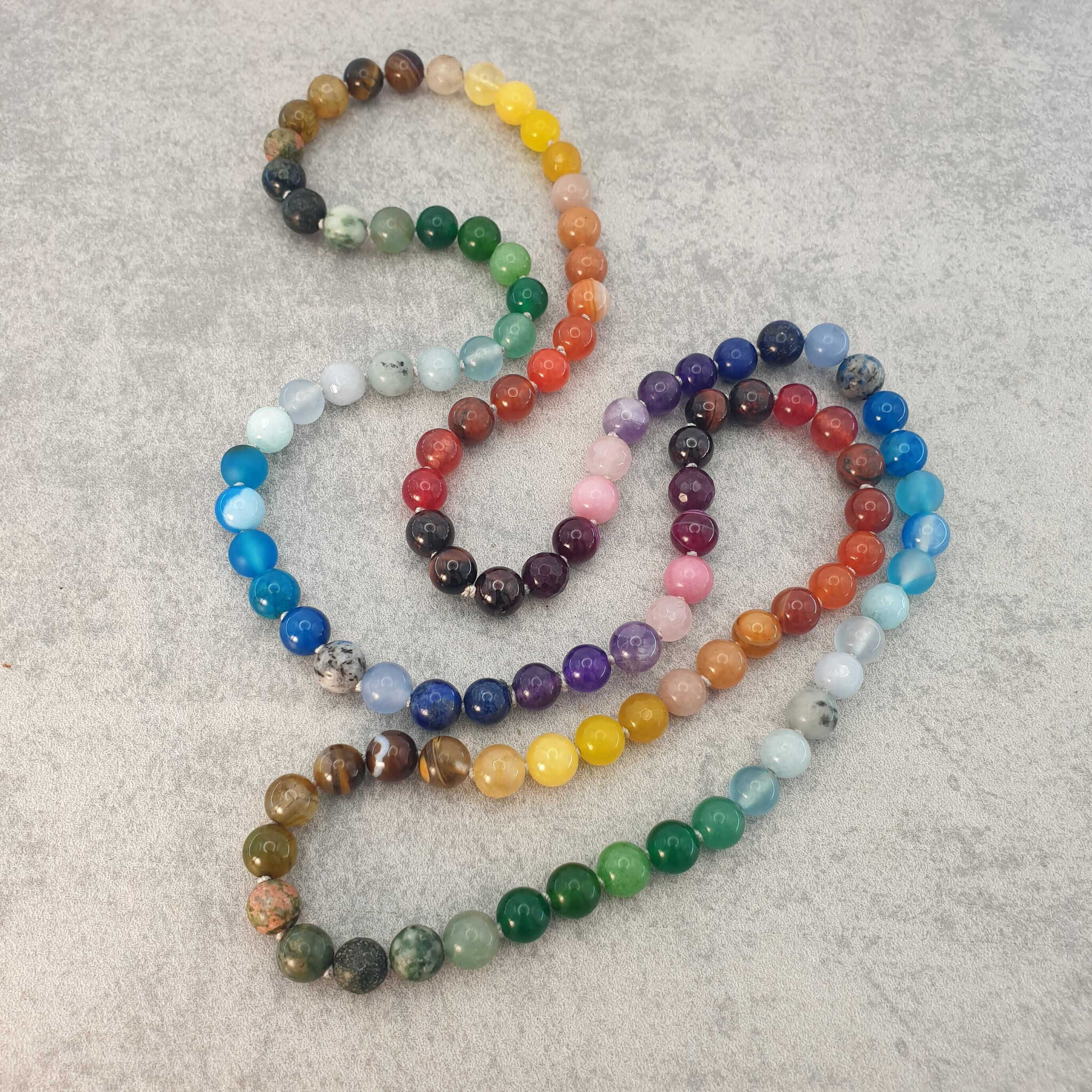 שרשרת מאלה אינפיניטי עם אבני חן צבעוניות לאהבה והגשמה עצמית