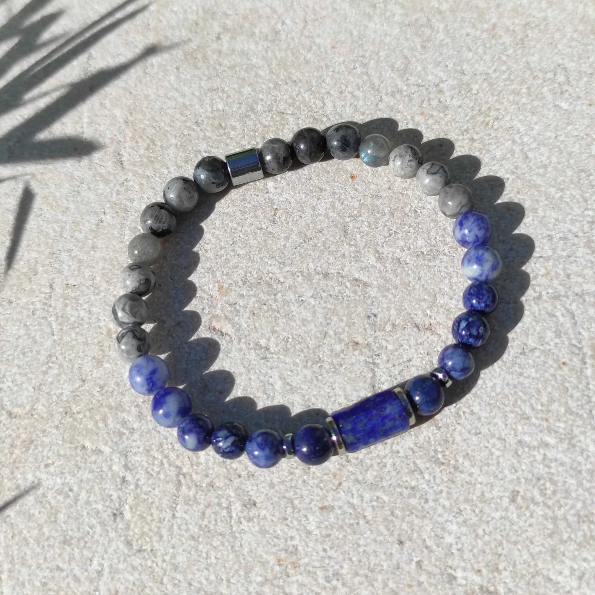 צמיד אבני חן משולב לברדורייט לאפיס לזולי וסודלייט גולמי, צמיד לברדורייט