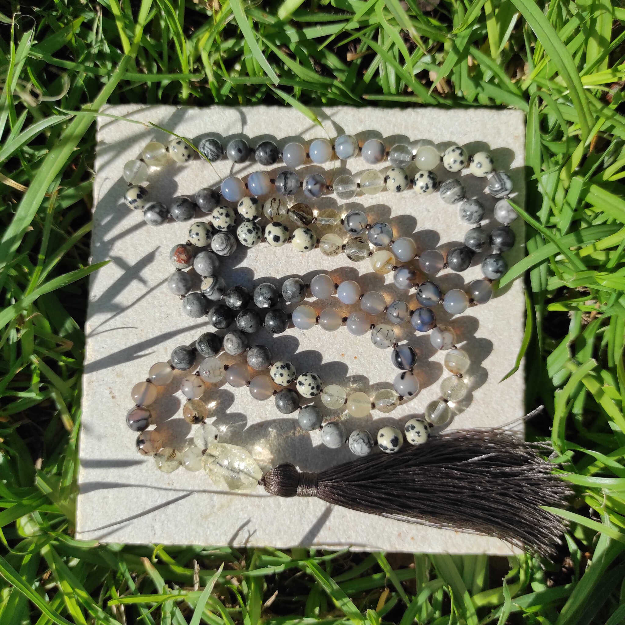 שרשרת מאלה 108 חרוזים עם לרוויקייט לאינטואיציה וחידוד מחשבה