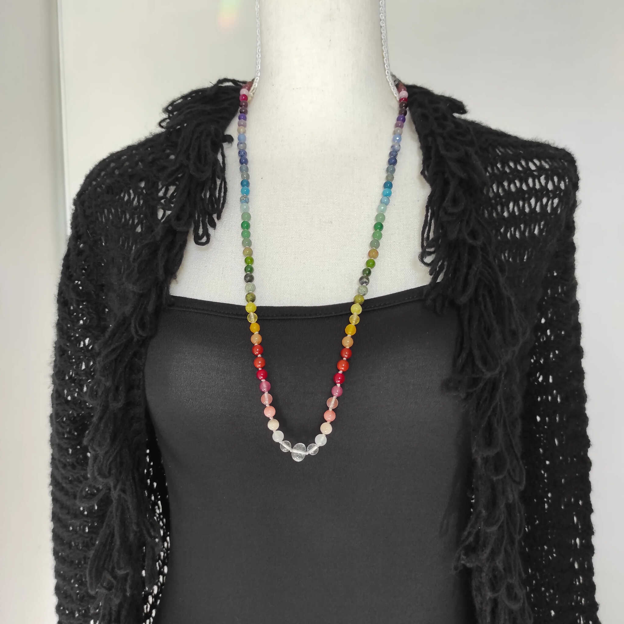 שרשרת עם אבני קרנליאן, אמטיסט, רוז-קוורץ ואקוואמרין למי שזקוק  לתומכת בקשב, ריפוי, צמיחה אישית ושפע