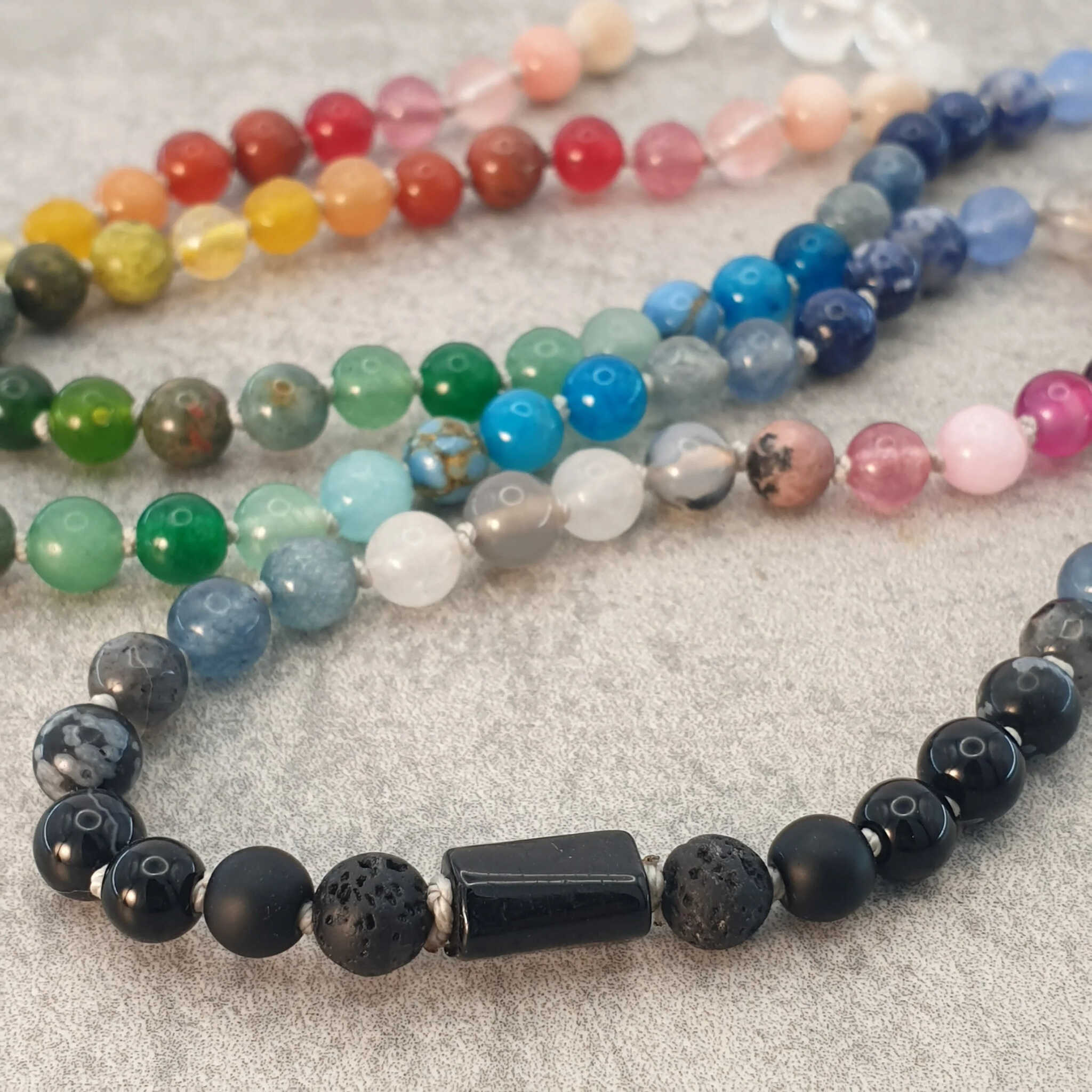 שרשרת קריסטלים צבעונית עם טורמלין שחורה לנשים וגברים להגנה