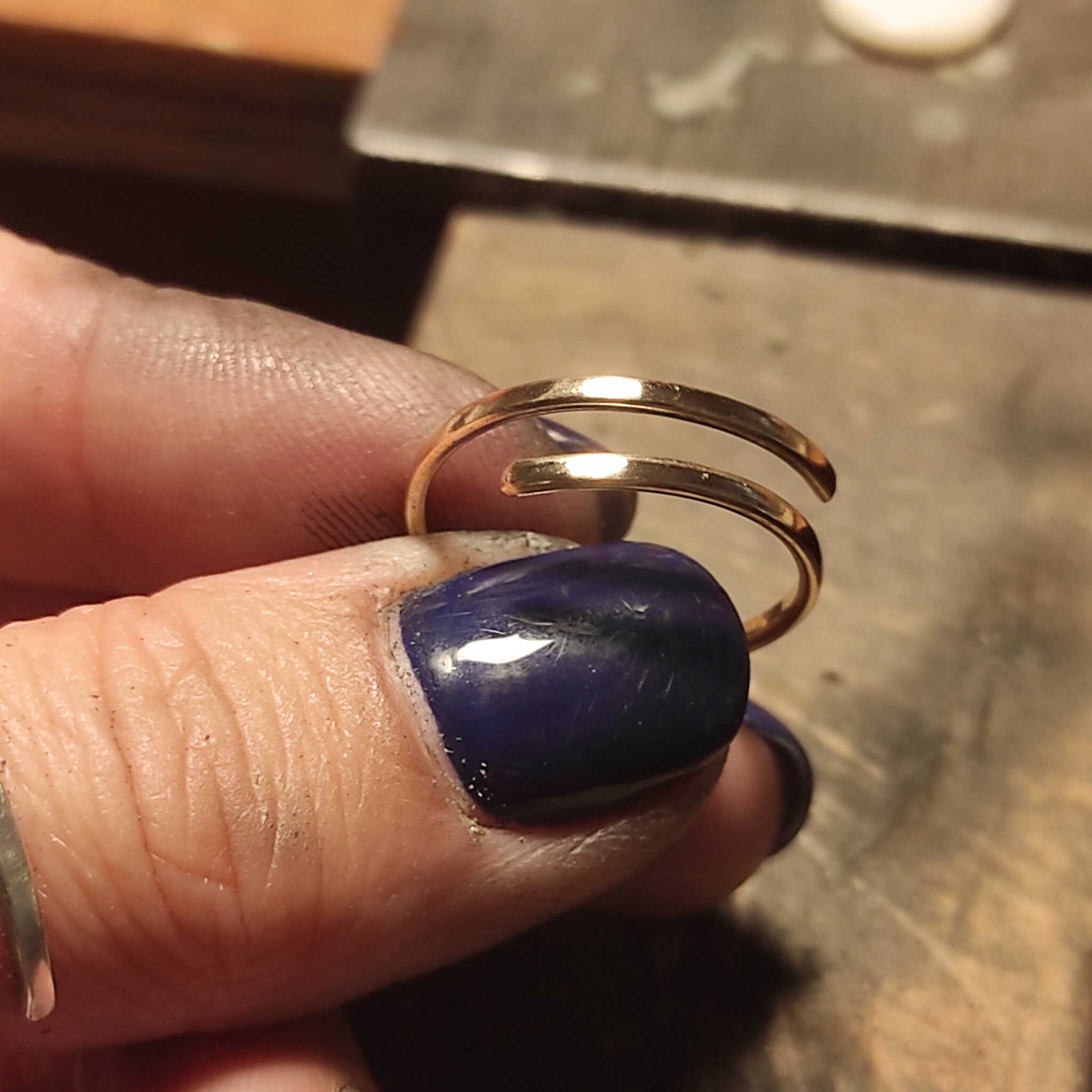 טבעת גולדפילד מלופפת להתפתחות וצמיחה | Soul Elements Holistic Jewelry Studio