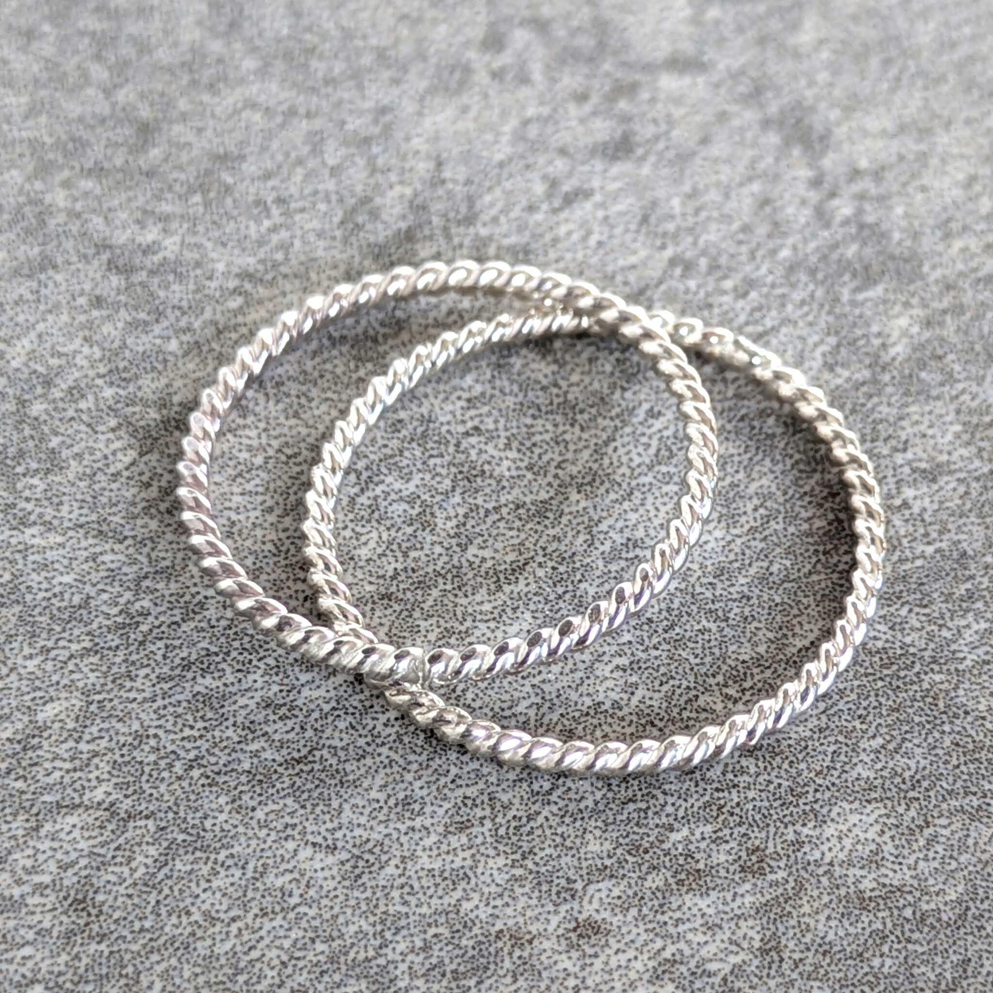 טבעת כסף 925 מרקם חבל מפותל פרט עבודת יד