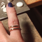 טבעת גולדפילד בעיצוב מעוגל רך, סמל לזרימה, אינסוף וגילוי עצמ