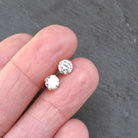 עגילי גולדפילד צמודים עם זירקון CZ ציפוי זהב עמיד עיצוב קלאסי נצחי