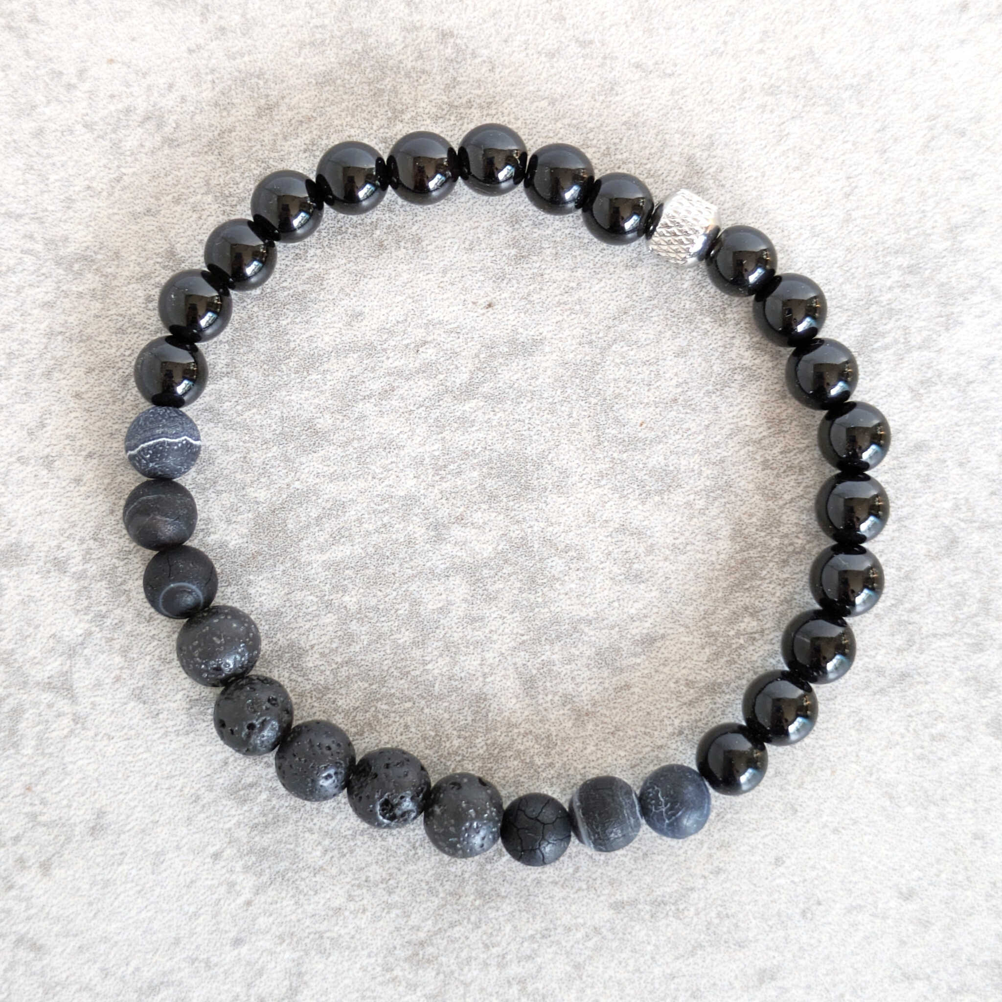 צמיד אבני חן שחורות לבה ואגת להגנה מעין הרע ואנרגיות שליליות ,צמיד להגנהצמיד עם אבני חן שחורות