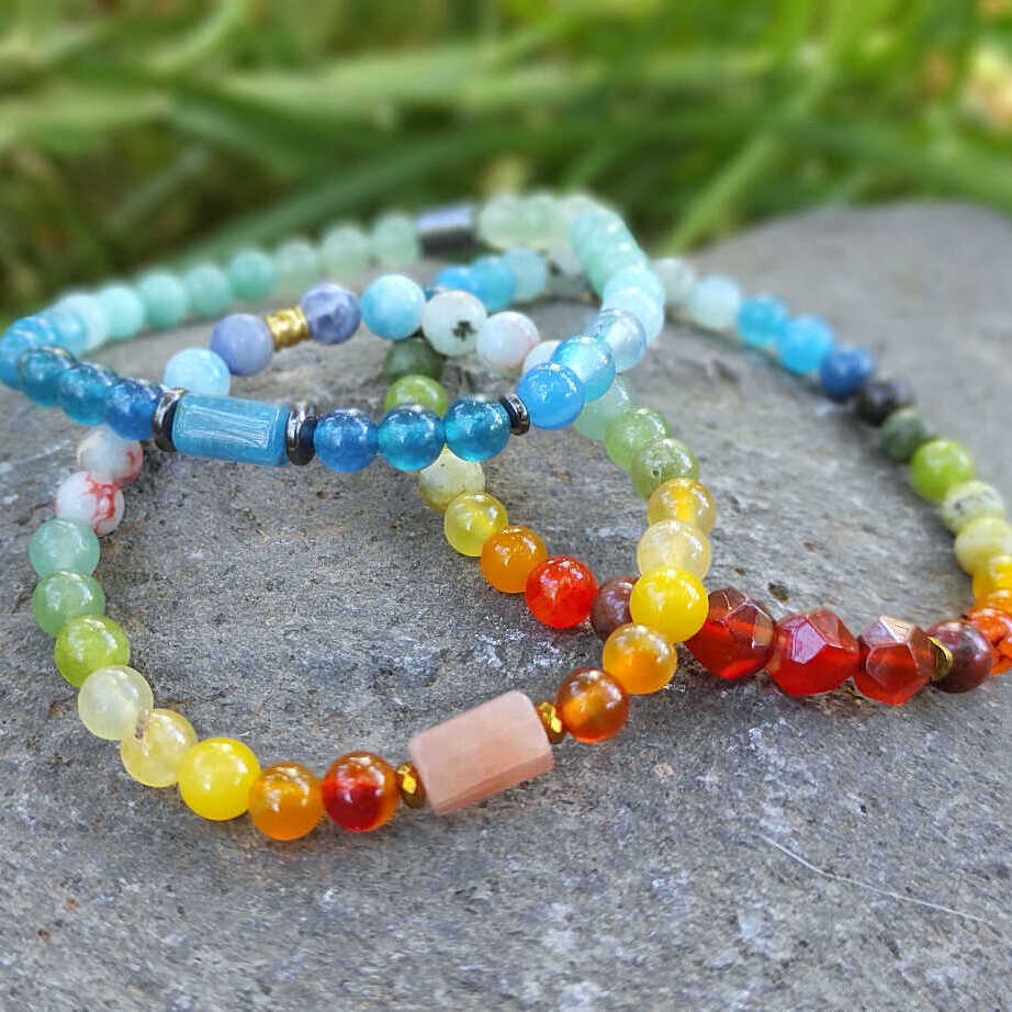 קולקציית צמידים מאבני חן טבעיות - צמידי קריסטלים בצבעים מגוונים, תכשיטים אנרגטיים, צמיד אנרגטי