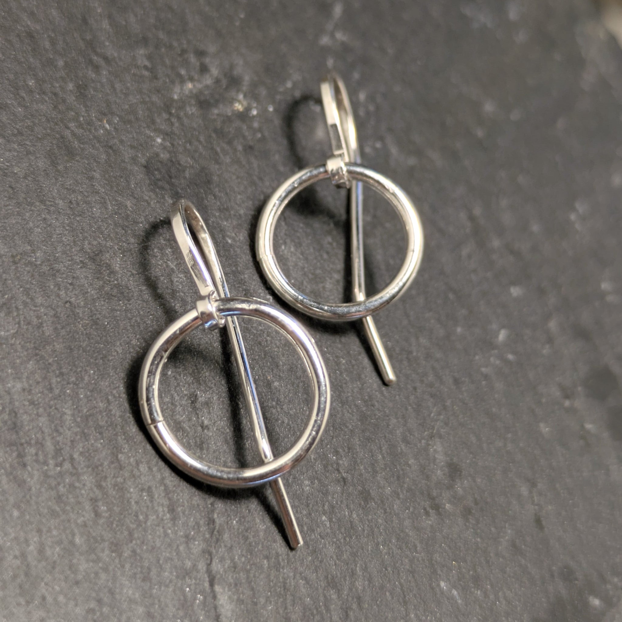 עגילי כסף מינמליסטיים ליום יום