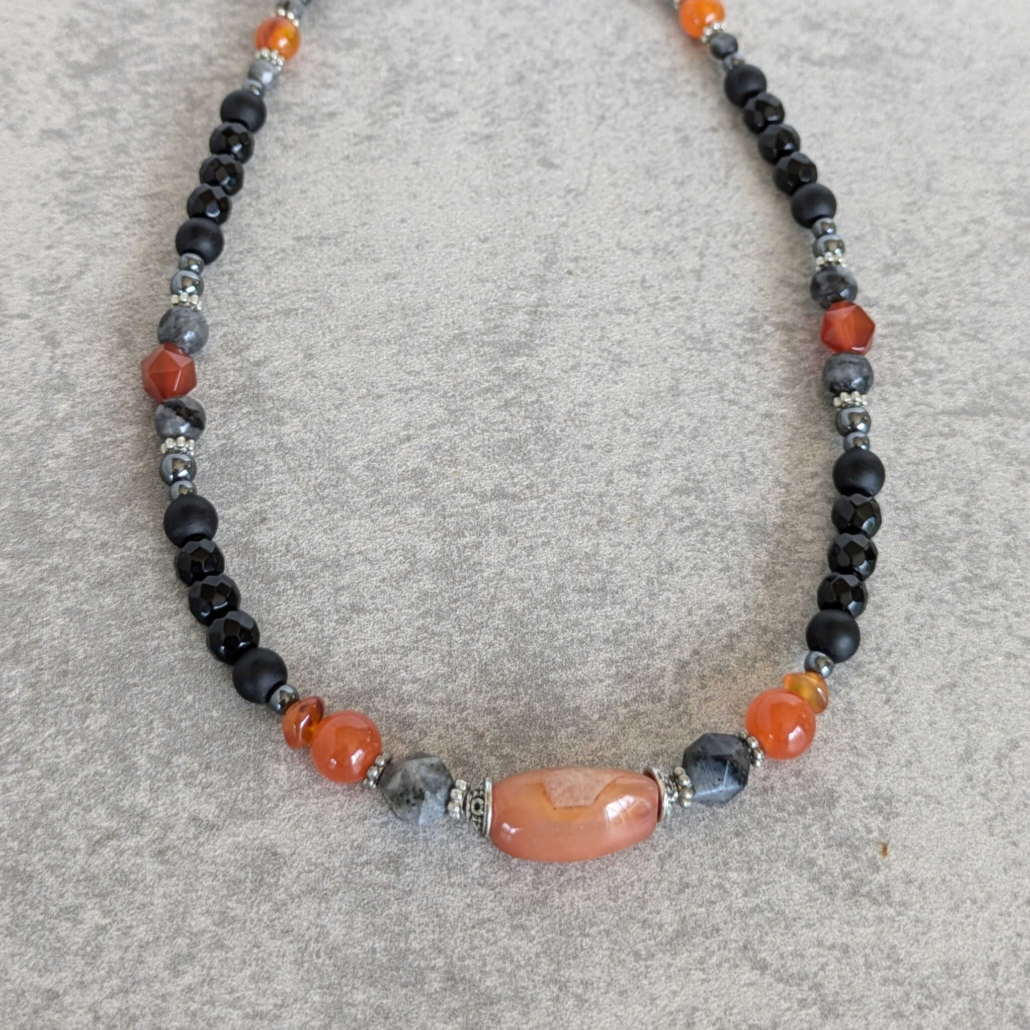 צ'וקר אבני חן אגת קרנליאן ולרוויקייט לאנרגיה מחודשת וחיוניות