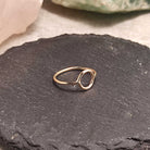 טבעת קארמה קטנה מגולדפילד בעיצוב עדין עם משמעות רוחנית | Soul Elements Holistic Jewelry Studio