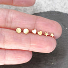 עגילי גולדפילד צמודים דיסק עגול מלוטש גימור מבריק 