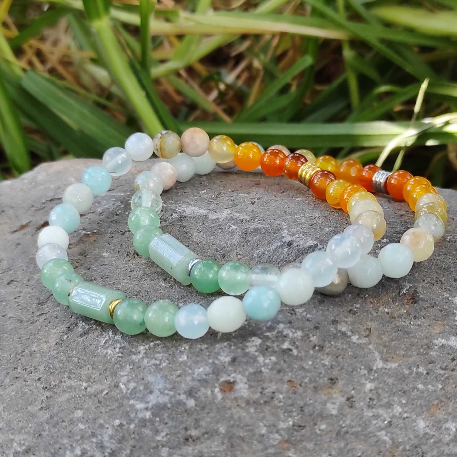 צמיד בעבודת יד אוונטורין ואמזונייט בגווני פסטל לאופטימיות ורוגע