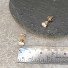  עגילים צמודים גולדפילד 14K בעבודת יד עם אבן זירקון נוצצת ברק ואור