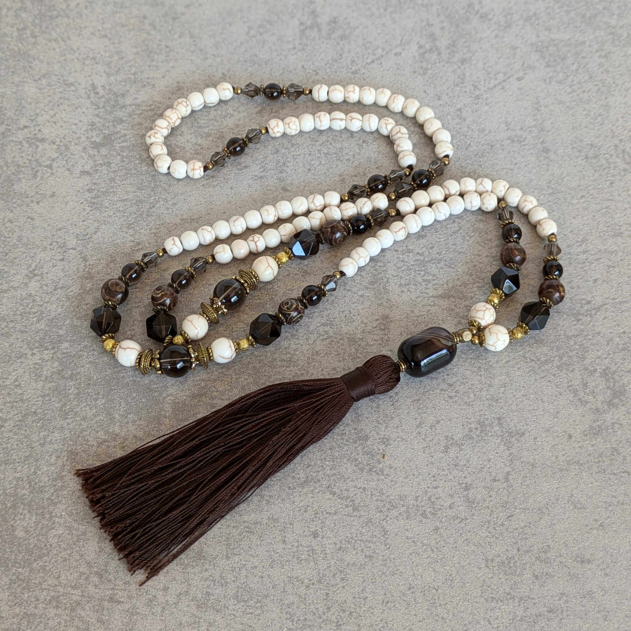 שרשרת בעבודת יד עם אבני האולייט טבעיות לאיזון רגשי והחלטיות