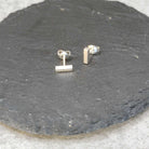 עגילי כסף 925 בעבודת יד צורת קו למיקוד וכיוון