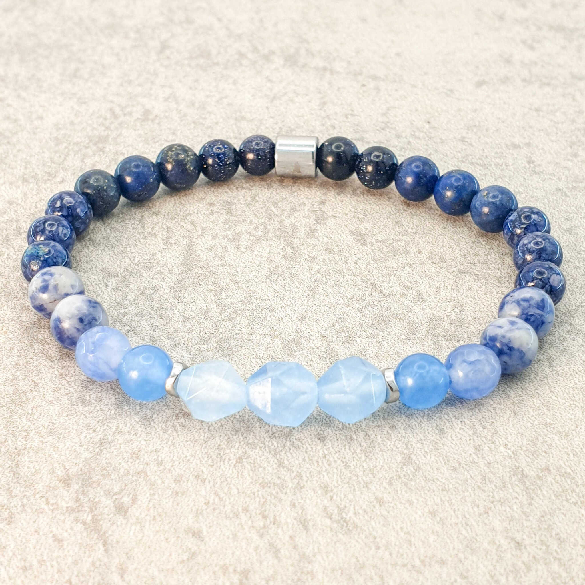 צמיד אבני חן גולמיות לאפיס לזולי וסודלייט לחיזוק מנטלי
