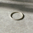 טבעות כסף 925 דקות עם טקסטורה לייזר נוצצת סט