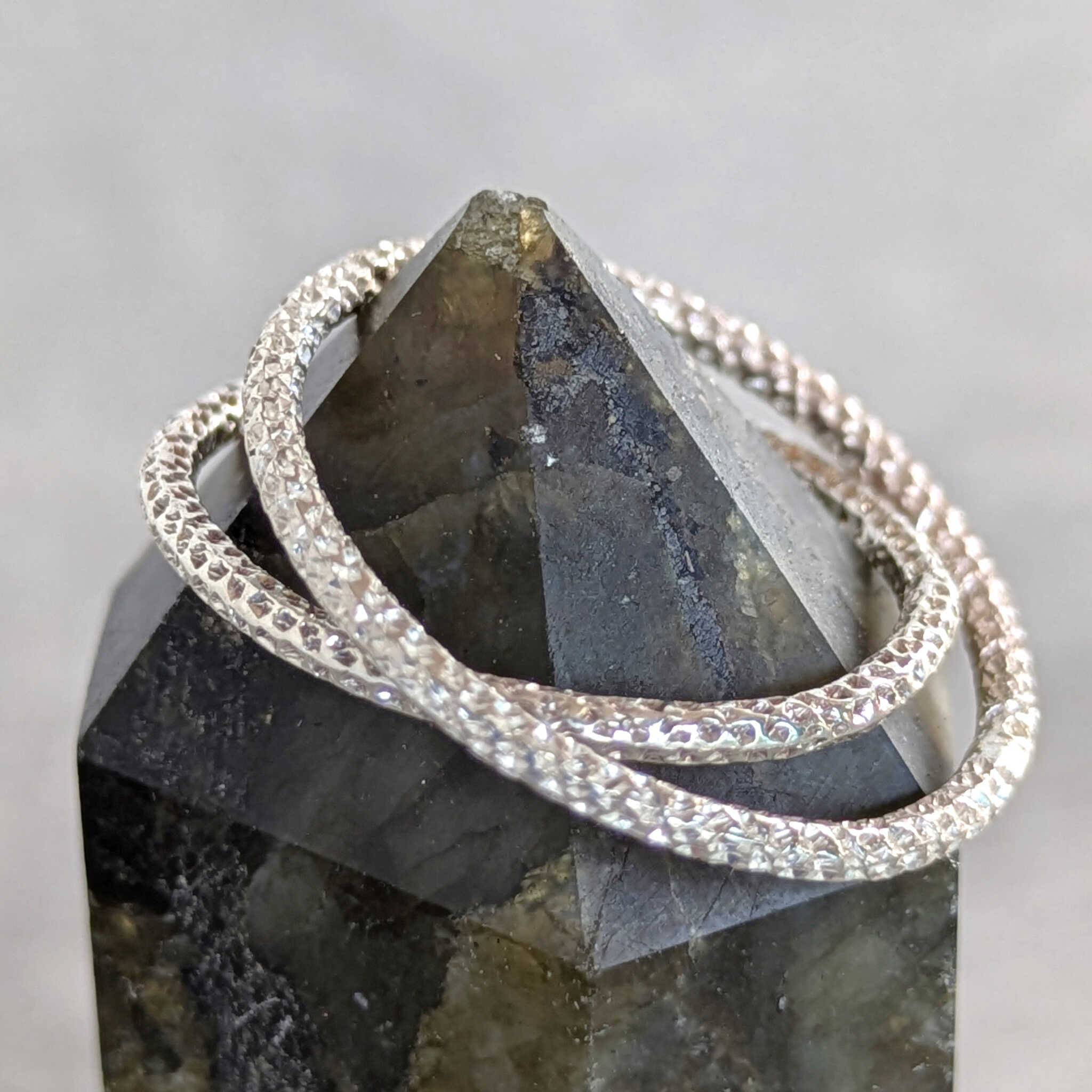 טבעת כסף 925 עם טקסטורה מנצנצת מבט טבעת, טבעת כסף לנשים