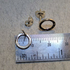 עגילי כסף צמודים קטנים 10 מ״מ לשימוש יומיומי אלגנטי