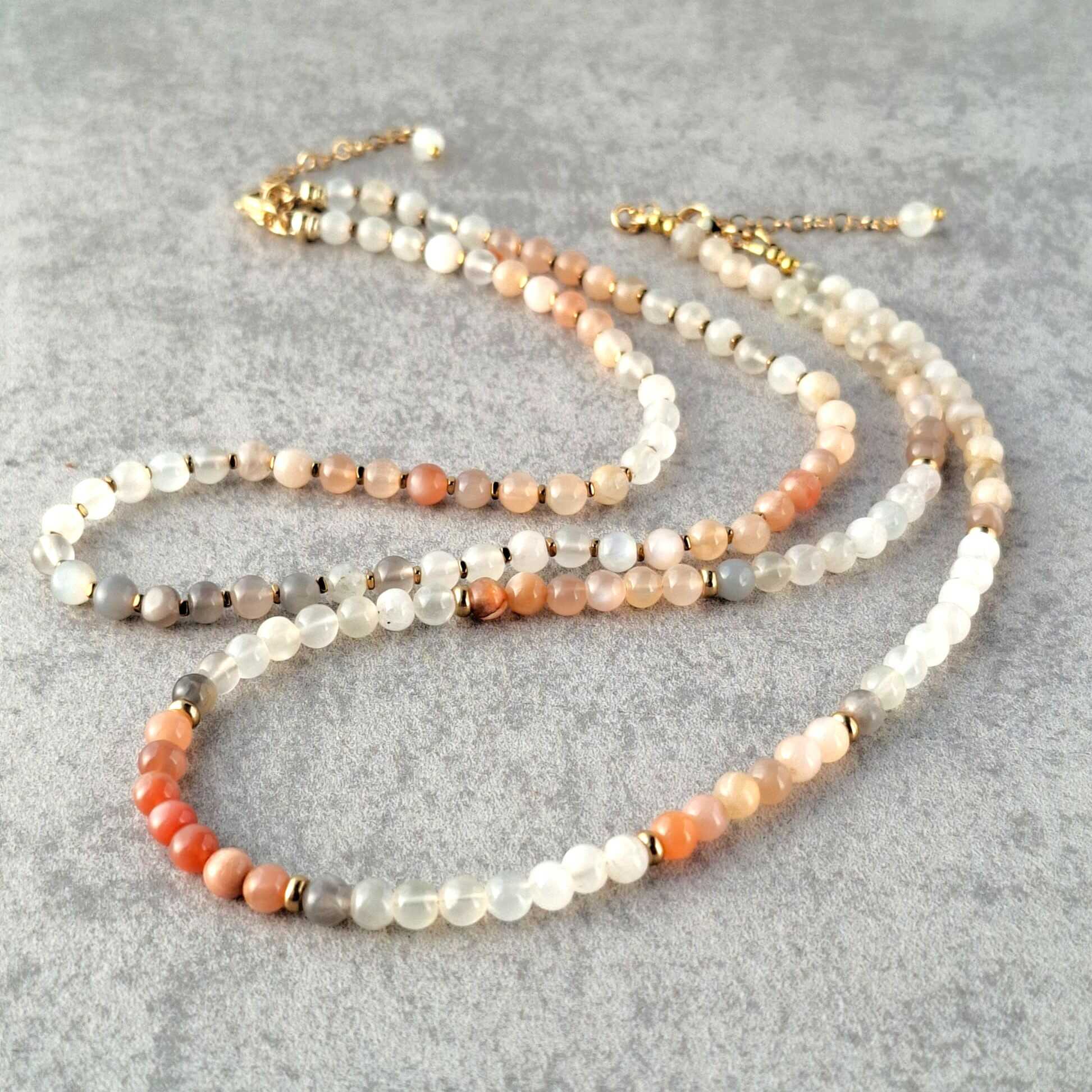 שרשרת סאנסטון מנצנצת להגשמה עצמית חיוניות ושמחת חיים אנרגיה חמה וחיובית