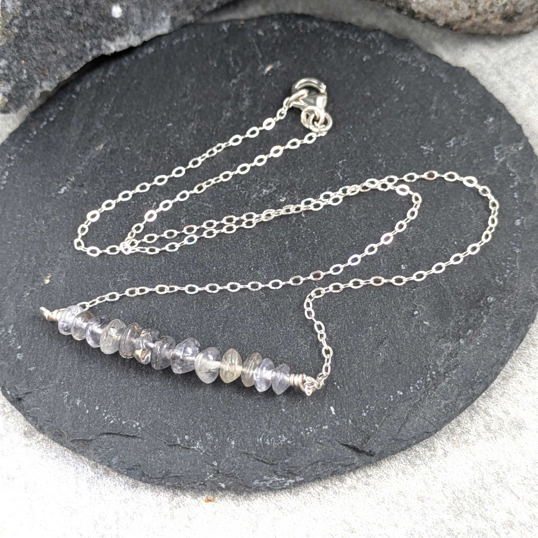 שרשרת כסף סטרלינג עם אבן איולייט אבן הקוסמים לתקשורת ואינטואיציה