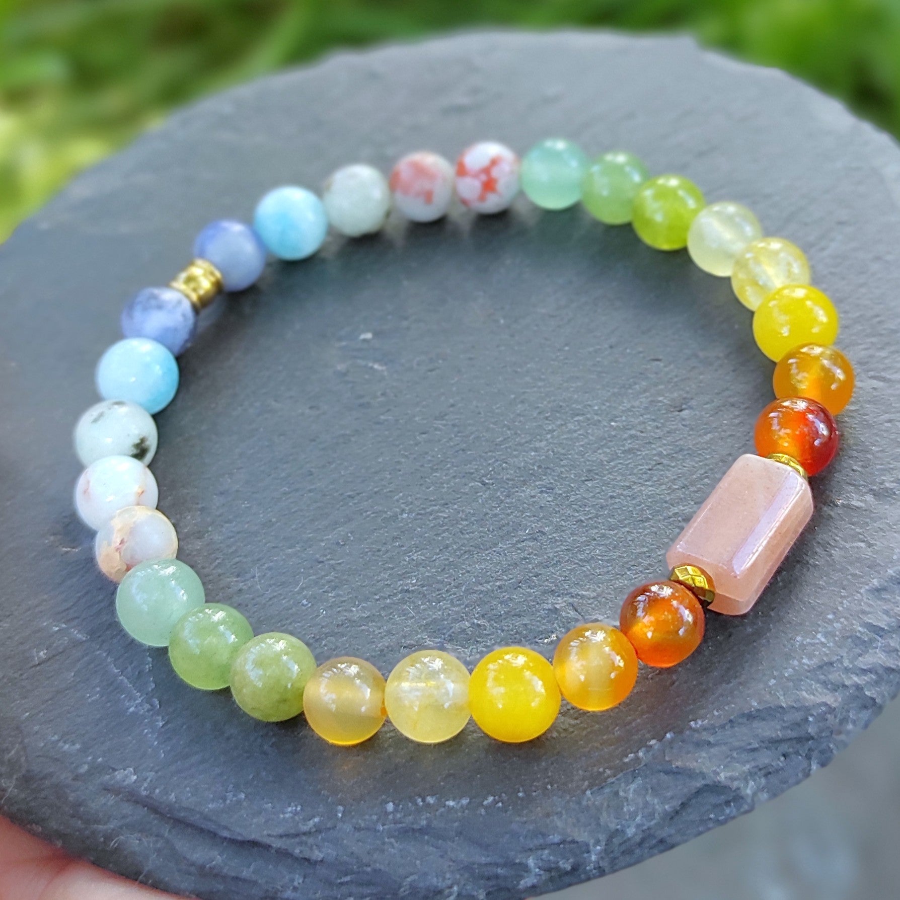 צמיד אבני חן צבעוניות סאנסטון למשחה ומצב רוח טווב