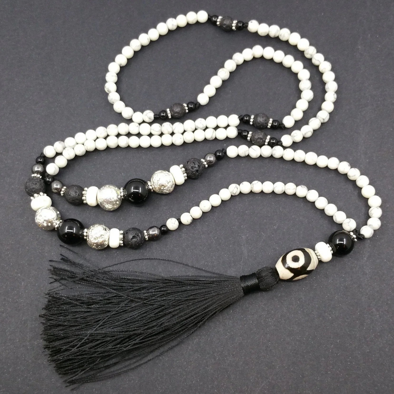 שרשרת הולייט עם אגת שחורה